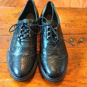 Black Wingtips